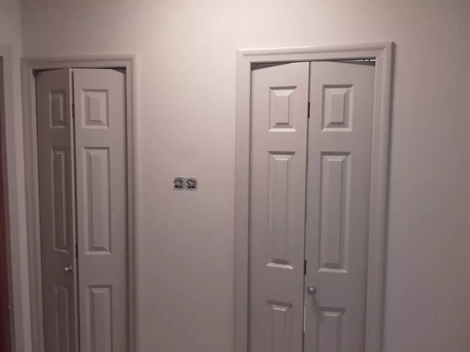 Panel lakás felujitása ajtók festése