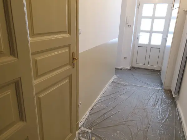 Ajtó mázolás albérlet szakemberrel