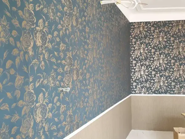 Profi tapétázási munkálatok Zuglóban modern mintás tapétával